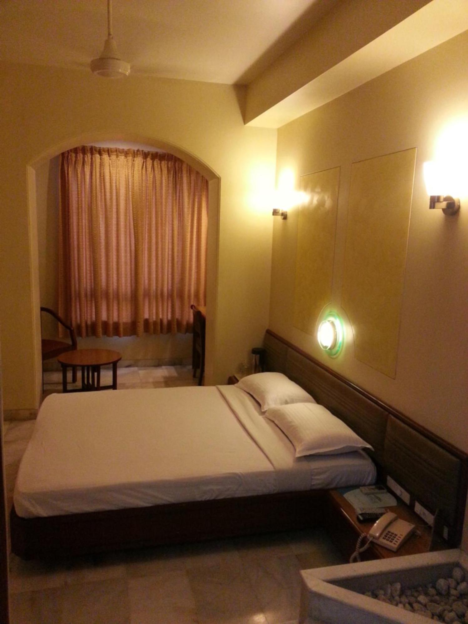 Hotel Ashray International, Sion - Near Bkc Βομβάη Εξωτερικό φωτογραφία
